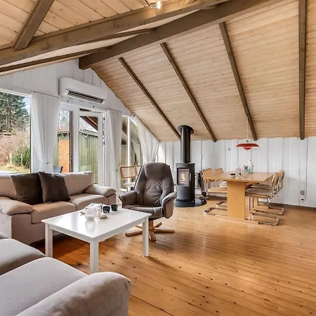 Topias - 350m From The Sea By Interhome Nyaraló